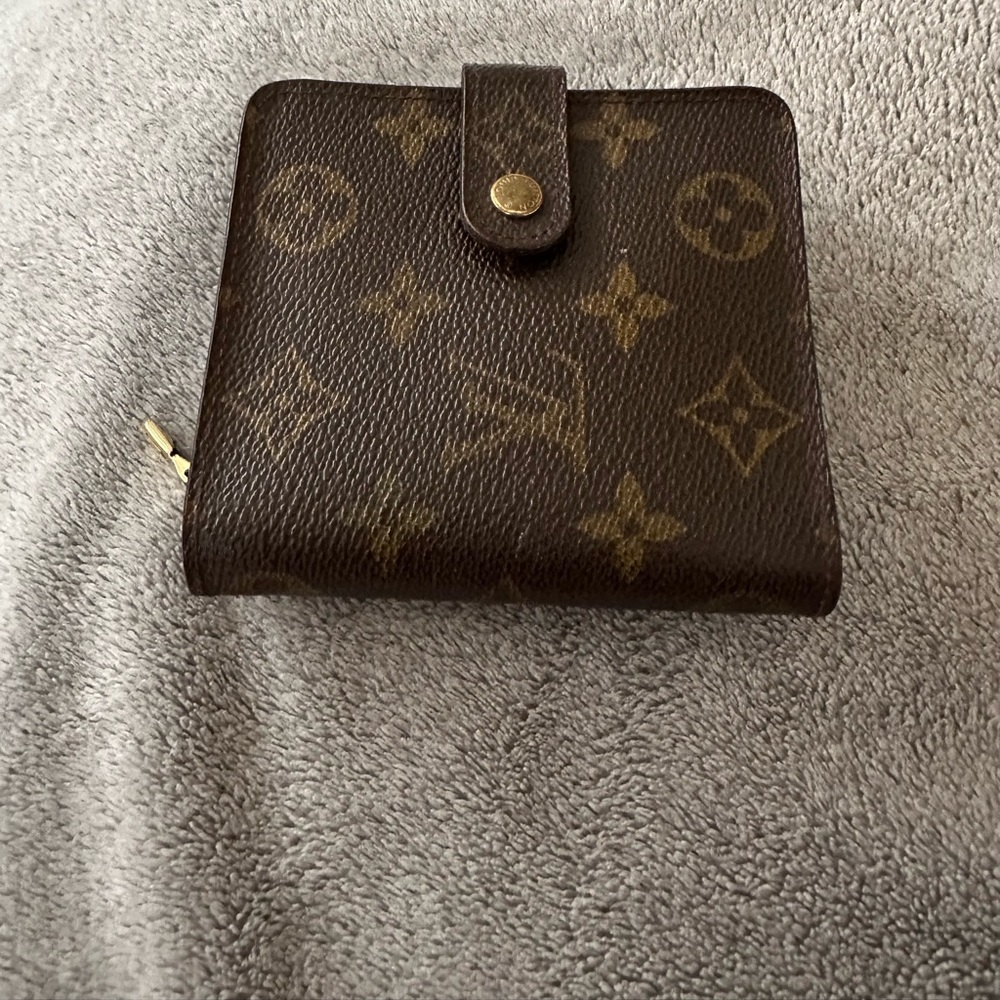 LV Vintage Monogram Ab Compact Zip Coin Purse  good use still in good condition.